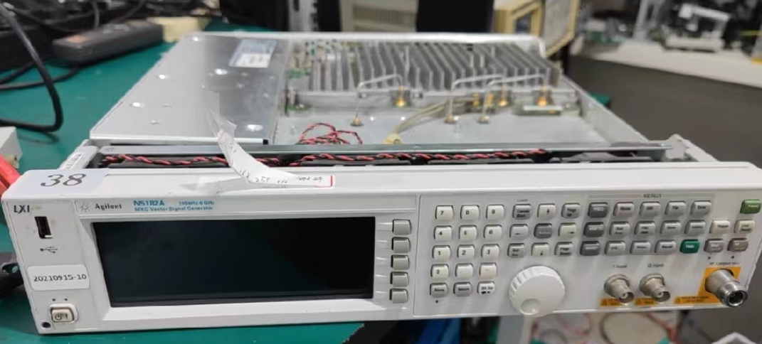 63a3a8591a815.png 維修信號源N5182A 1.png