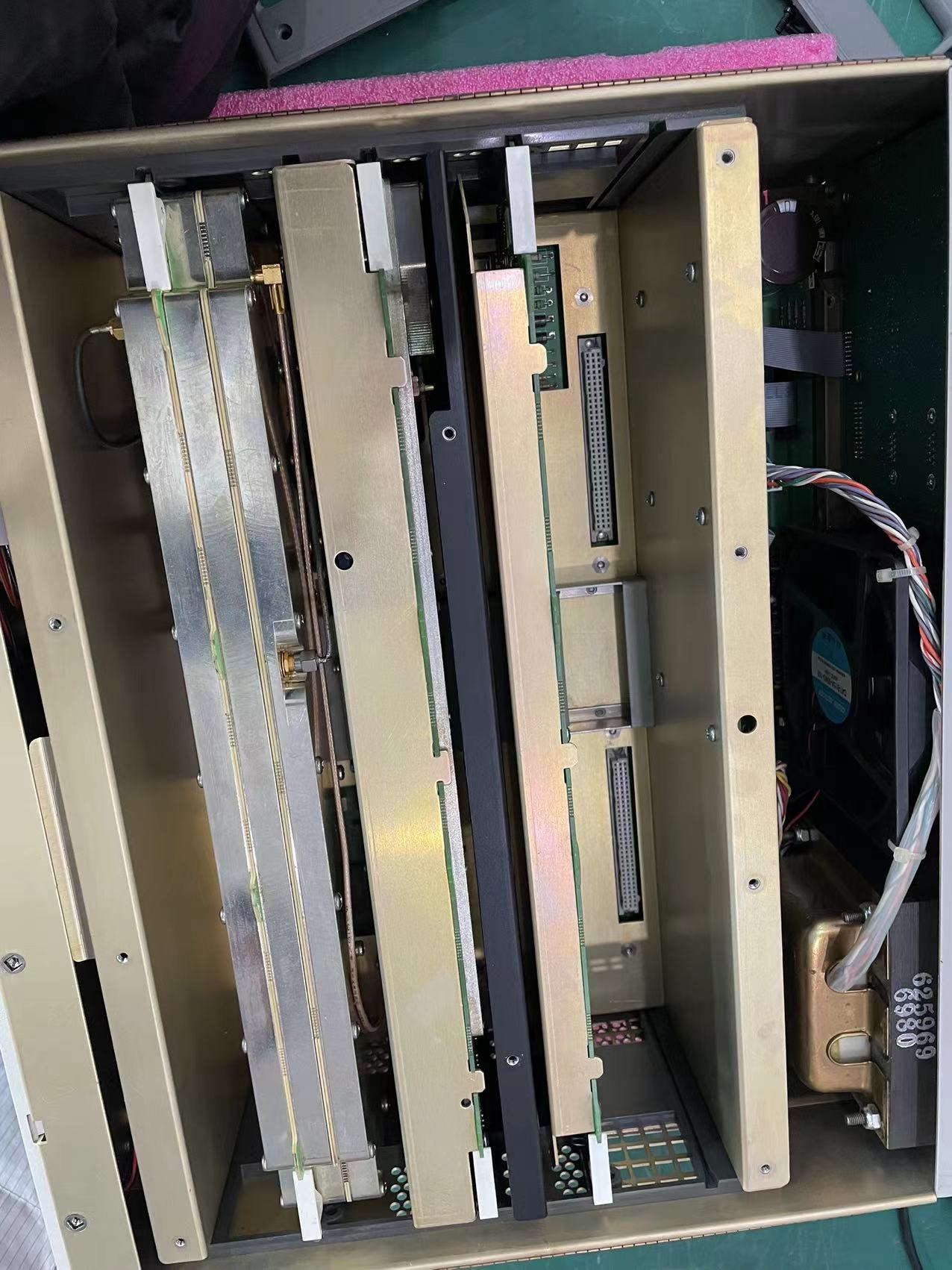 63b76faf1c959.jpg 維修多功能校準(zhǔn)儀FLUKE5700A 3.jpg